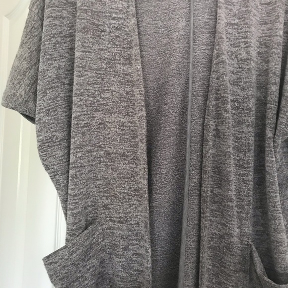 Monk and Lou Short Sleeve Cardigan - Picture 2 of 6